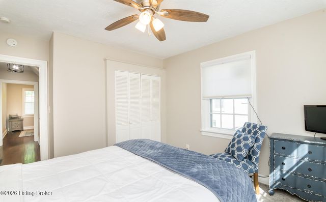 218 Fairlawn Rd, Louisville, KY 40207