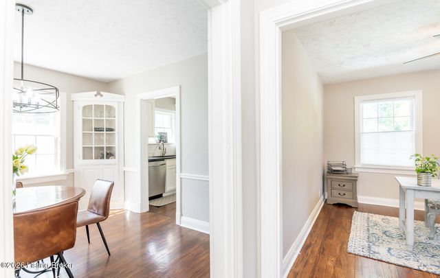 218 Fairlawn Rd, Louisville, KY 40207