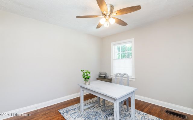 218 Fairlawn Rd, Louisville, KY 40207