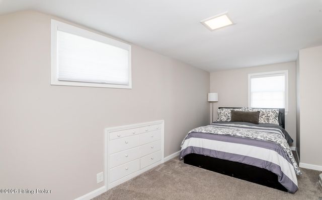 218 Fairlawn Rd, Louisville, KY 40207