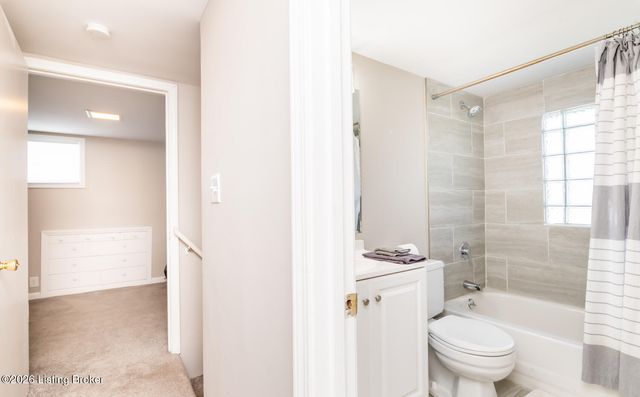 218 Fairlawn Rd, Louisville, KY 40207