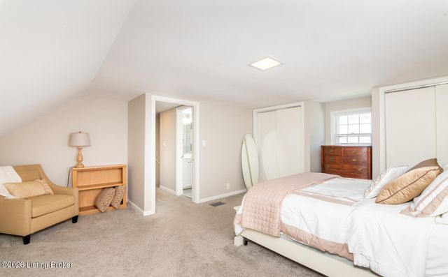 218 Fairlawn Rd, Louisville, KY 40207