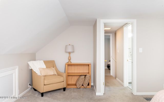 218 Fairlawn Rd, Louisville, KY 40207