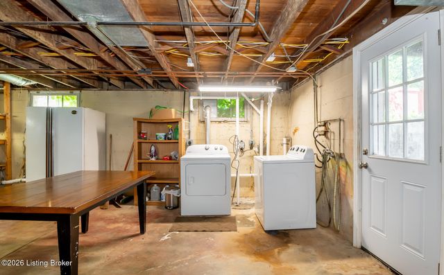218 Fairlawn Rd, Louisville, KY 40207