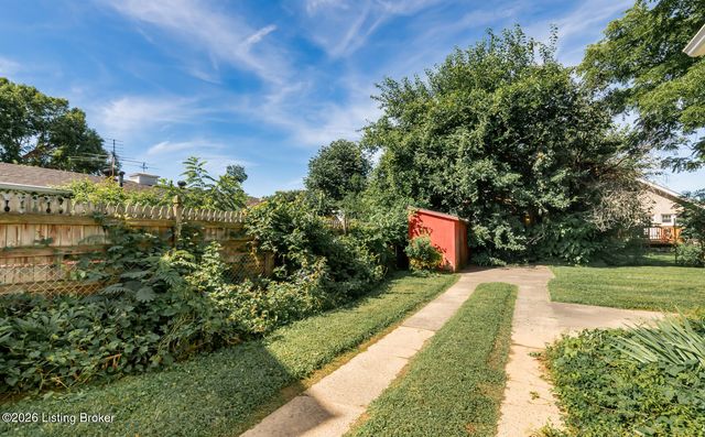 218 Fairlawn Rd, Louisville, KY 40207