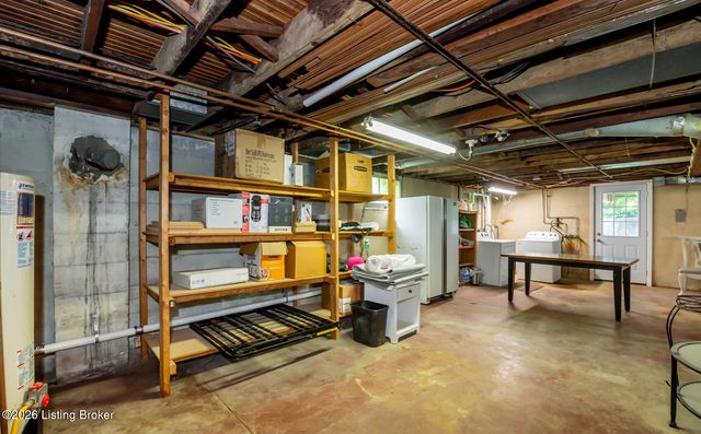 218 Fairlawn Rd, Louisville, KY 40207