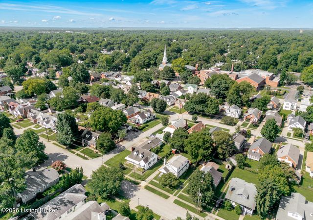 218 Fairlawn Rd, Louisville, KY 40207