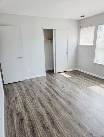 41 Maple Wing Boulevard, Central Islip, NY 11722