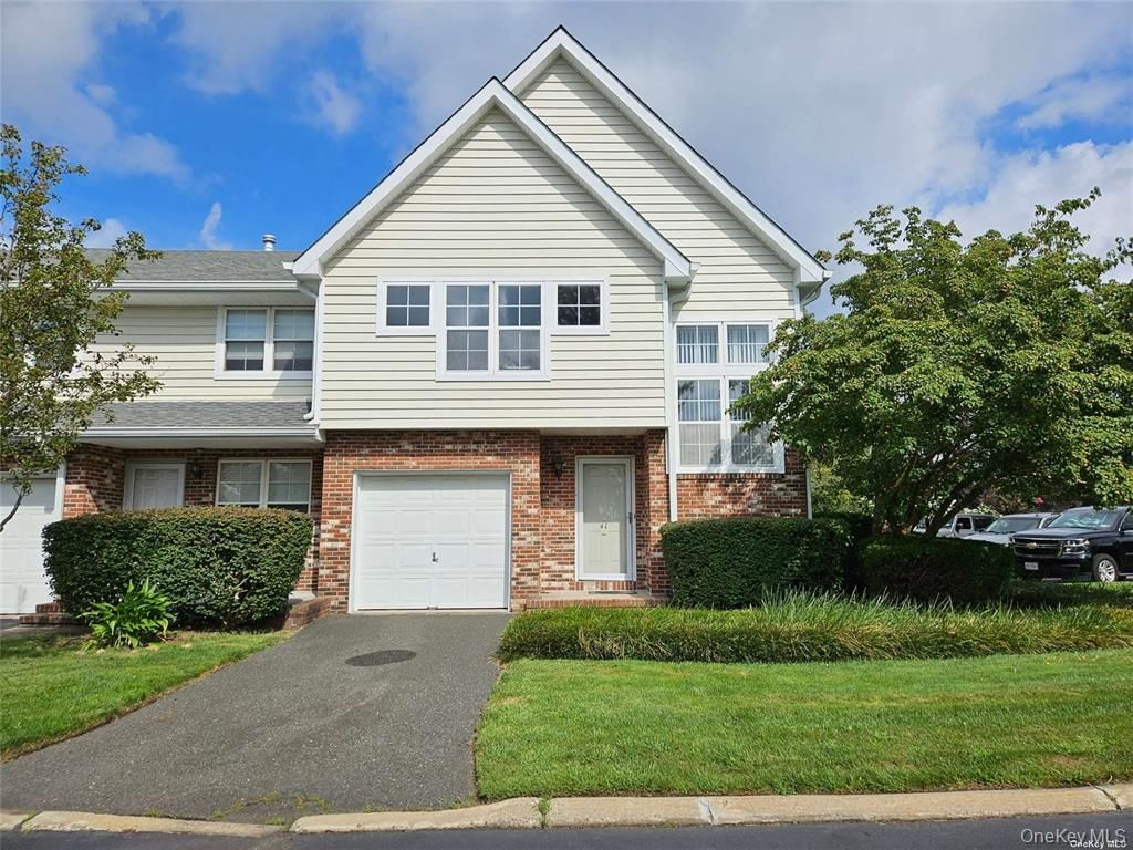 41 Maple Wing Boulevard, Central Islip, NY 11722