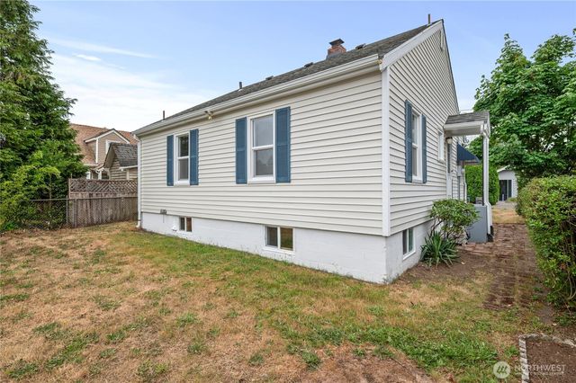 1710 8th Street, Bremerton, WA 98337