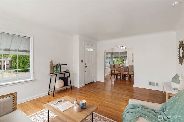 1710 8th Street, Bremerton, WA 98337
