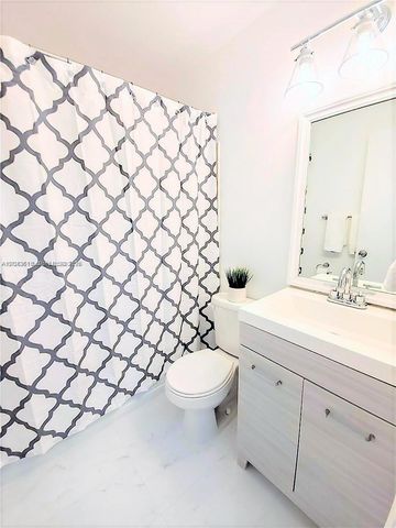 15659 SW 73rd Cir Ter 5-4, Miami, FL 33193