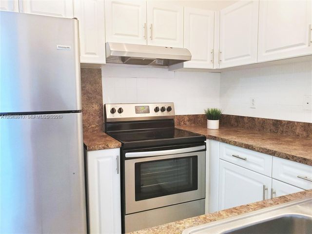 15659 SW 73rd Cir Ter 5-4, Miami, FL 33193