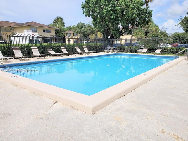 15659 SW 73rd Cir Ter 5-4, Miami, FL 33193