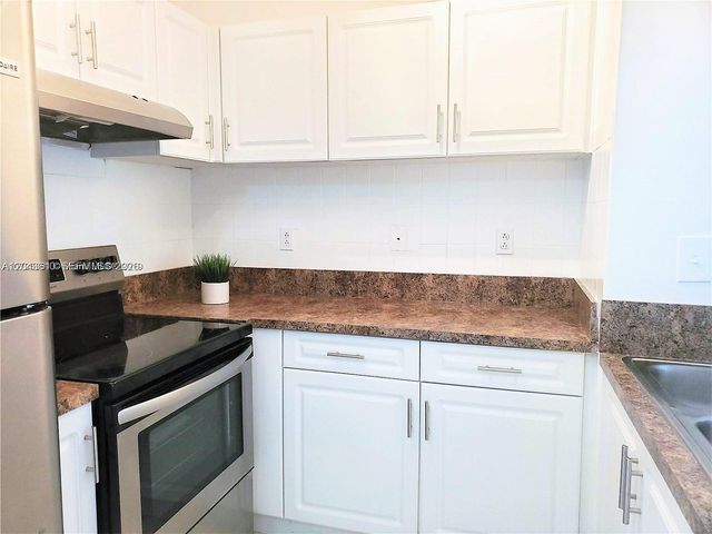 15659 SW 73rd Cir Ter 5-4, Miami, FL 33193