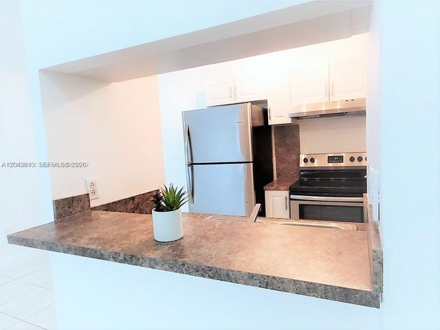 15659 SW 73rd Cir Ter 5-4, Miami, FL 33193