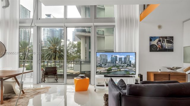 90 SW 3rd St 308, Miami, FL 33130