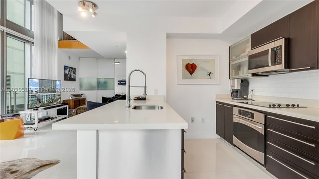 90 SW 3rd St 308, Miami, FL 33130