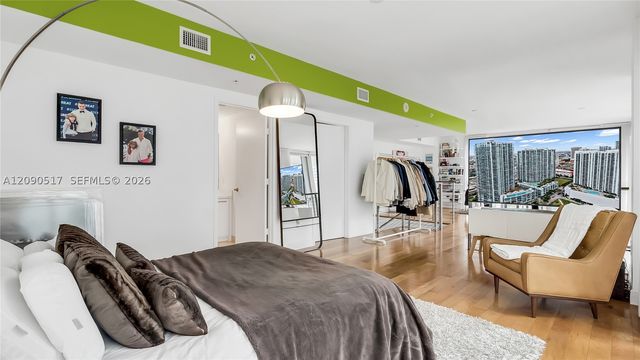 90 SW 3rd St 308, Miami, FL 33130