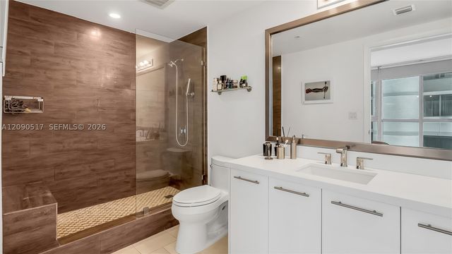 90 SW 3rd St 308, Miami, FL 33130