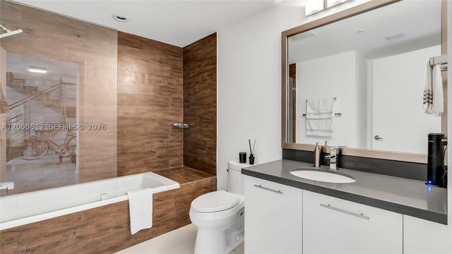 90 SW 3rd St 308, Miami, FL 33130