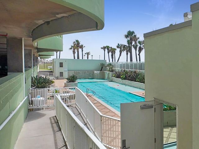 9420 Seawall Boulevard 901, Galveston, TX 77554