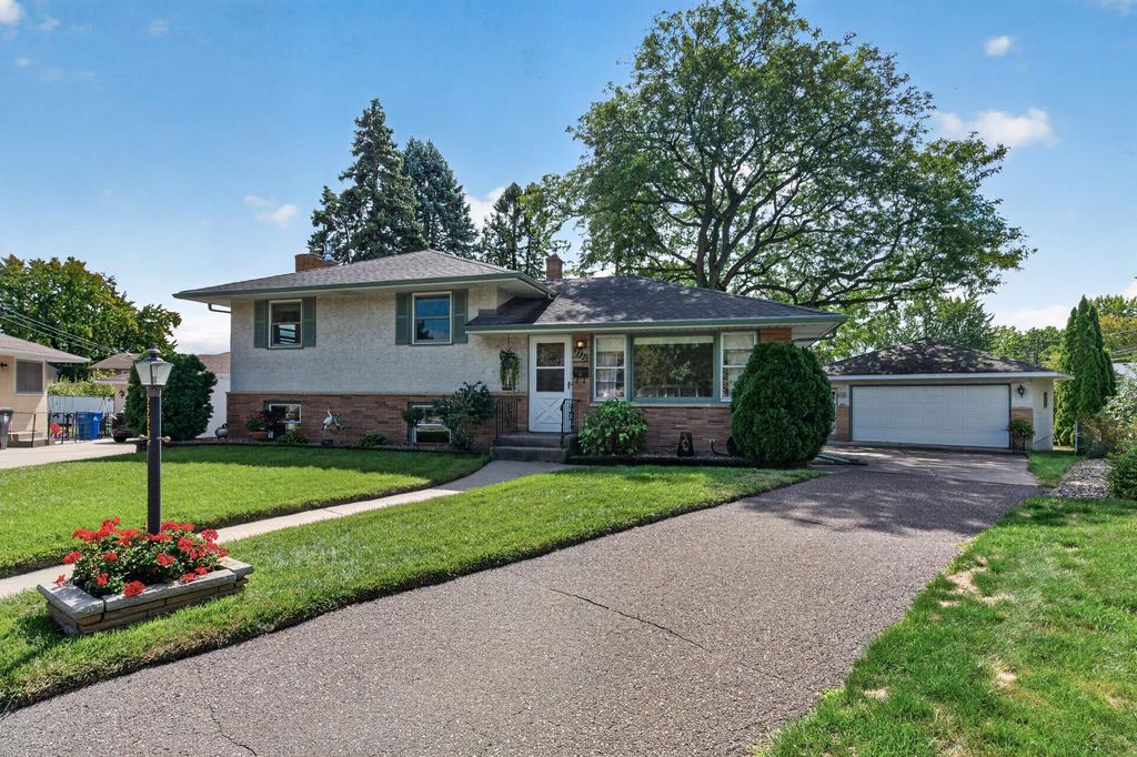 2220 Cardinal Place, Saint Paul, MN 55119 — photo 3