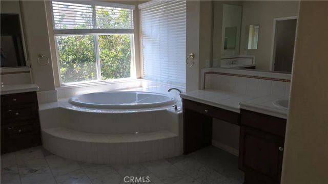20421 Via Medici, Northridge, CA 91326