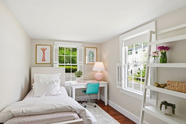 227-R Main St, Hingham, MA 02043