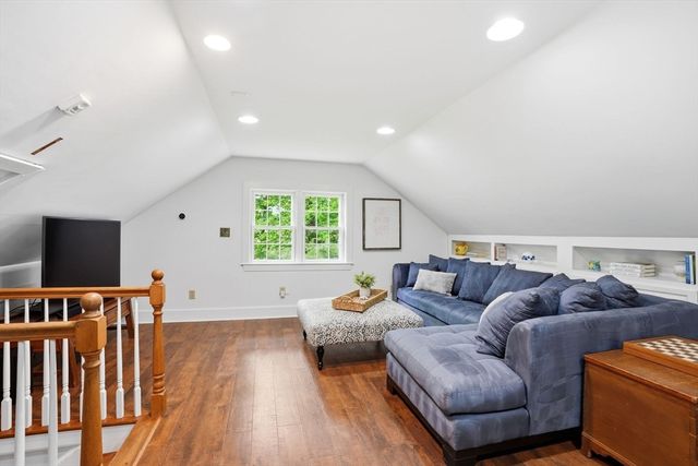 227-R Main St, Hingham, MA 02043