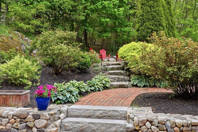 227-R Main St, Hingham, MA 02043