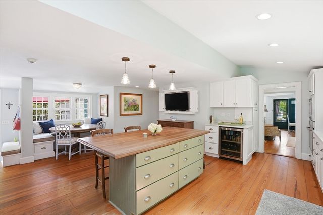 227-R Main St, Hingham, MA 02043