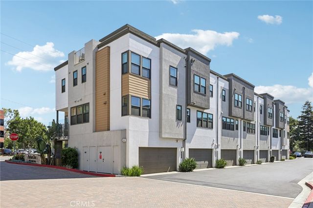 831 S Grable Circle, Orange, CA 92868