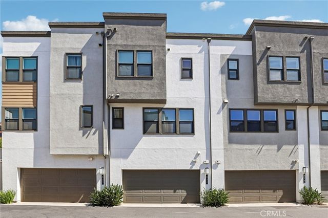 831 S Grable Circle, Orange, CA 92868