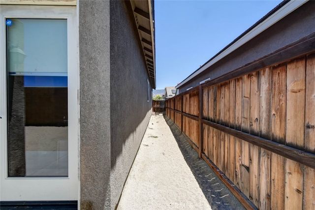 772 Saint Alban Road, San Jacinto, CA 92583