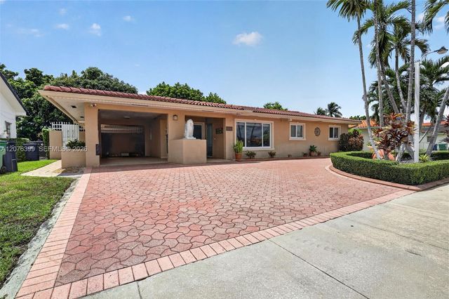 8936 SW 11th Street, Miami, FL 33174