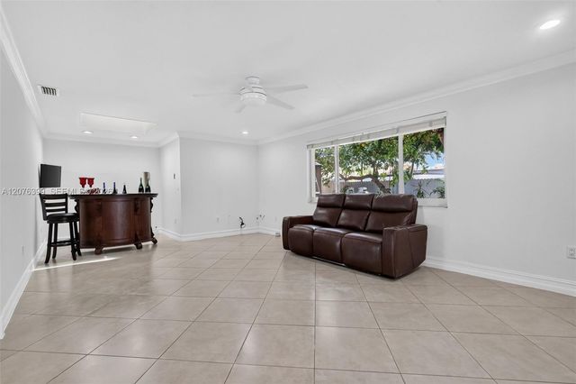 8936 SW 11th Street, Miami, FL 33174
