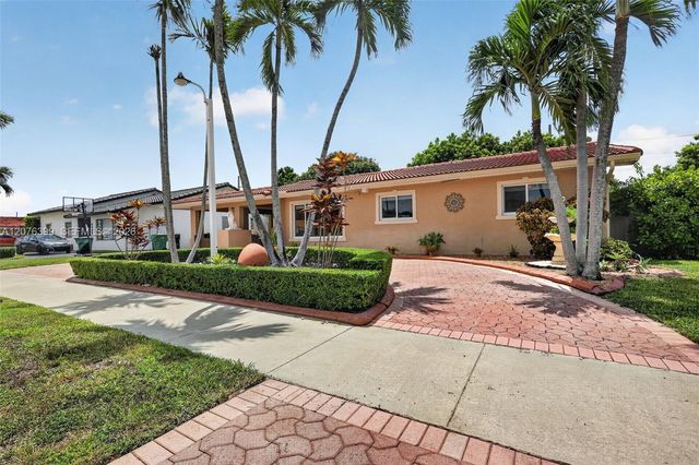 8936 SW 11th Street, Miami, FL 33174