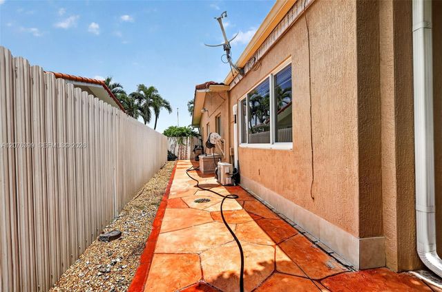 8936 SW 11th Street, Miami, FL 33174