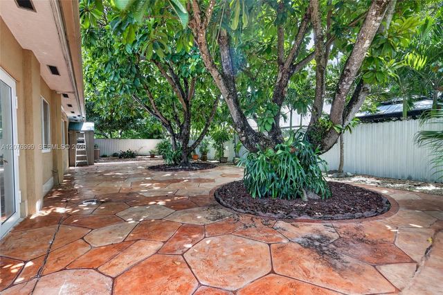 8936 SW 11th Street, Miami, FL 33174