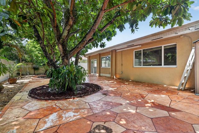 8936 SW 11th Street, Miami, FL 33174