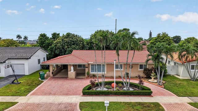 8936 SW 11th Street, Miami, FL 33174
