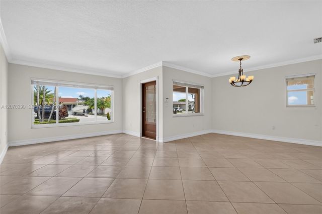8936 SW 11th Street, Miami, FL 33174