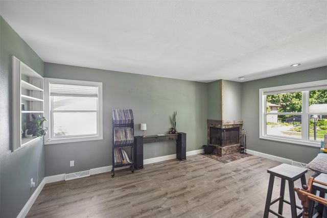 3834 Hillcrest Drive, Des Moines, IA 50310