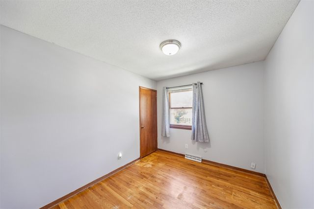 3834 Hillcrest Drive, Des Moines, IA 50310