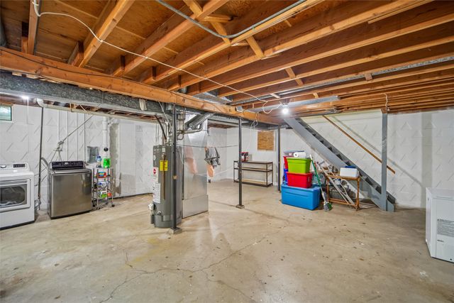 3834 Hillcrest Drive, Des Moines, IA 50310