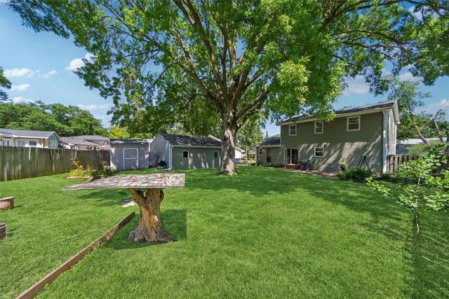 3834 Hillcrest Drive, Des Moines, IA 50310