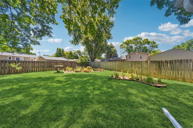 3834 Hillcrest Drive, Des Moines, IA 50310