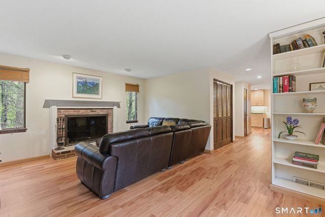 37 Tall Wood Hollow, Avon, CT 06001