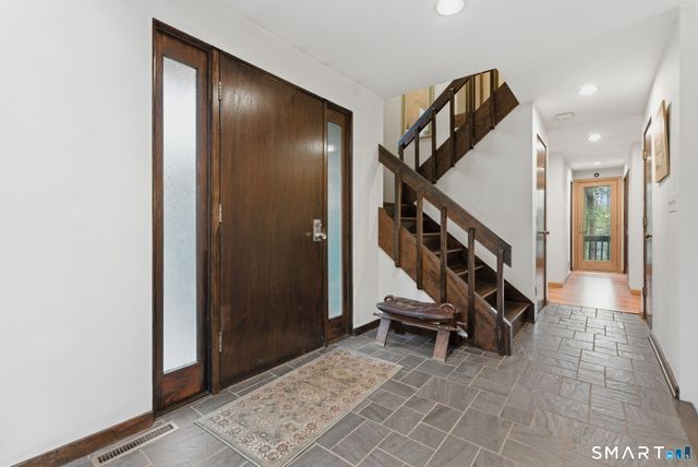 37 Tall Wood Hollow, Avon, CT 06001